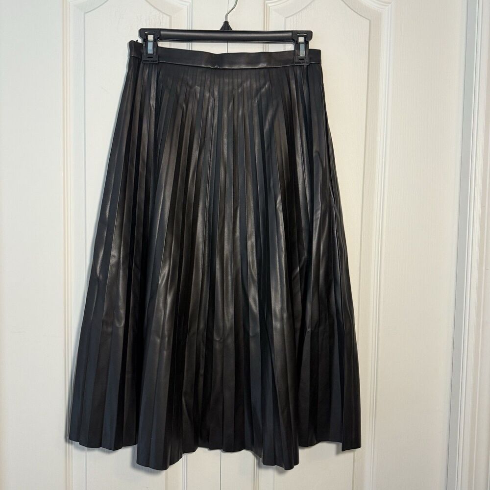 Bagatelle Collection Women’s High Waisted Faux Leather Vertical Pleats Size S